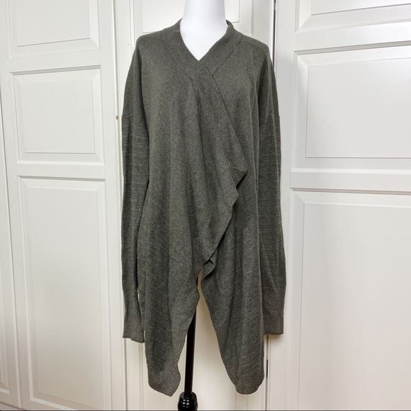 Lululemon | Find Your  Calm Wrap - Picture 7 of 10